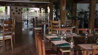 Hotel Rancho Guacamayos