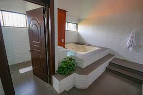 Hotel Rancho Guacamayos