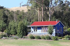 Outlook Hill Vineyard Cottages