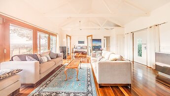 Outlook Hill Vineyard Cottages