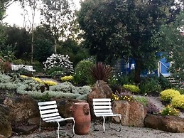 Outlook Hill Vineyard Cottages