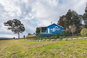 Outlook Hill Vineyard Cottages