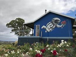 Outlook Hill Vineyard Cottages