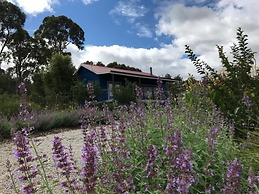 Outlook Hill Vineyard Cottages