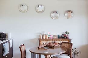 Outlook Hill Vineyard Cottages