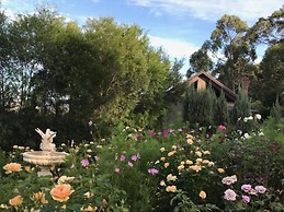 Outlook Hill Vineyard Cottages