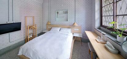 Civil Life Guesthouse Tainan