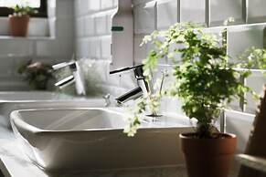 Civil Life Guesthouse Tainan