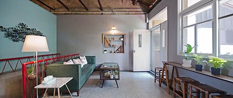 Civil Life Guesthouse Tainan