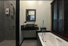 Nai Harn Grand Villa
