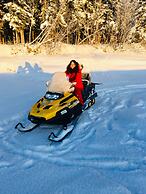 Alaska log cabins on the pond B & B