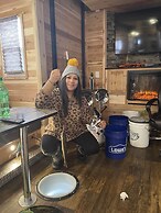 Alaska log cabins on the pond B & B