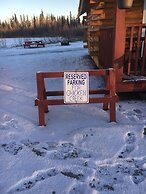 Alaska log cabins on the pond B & B