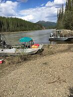 Alaska log cabins on the pond B & B