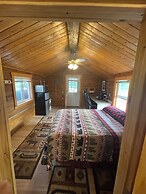 Alaska log cabins on the pond B & B