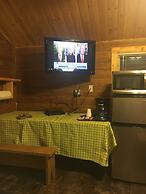 Alaska log cabins on the pond B & B