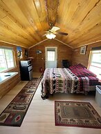 Alaska log cabins on the pond B & B