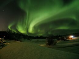 Alaska log cabins on the pond B & B