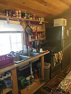 Alaska log cabins on the pond B & B