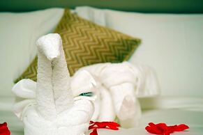 Monty Suites & Golf