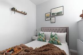 Elliot Oliver - Stylish 2 Bedroom Town Centre Apartment
