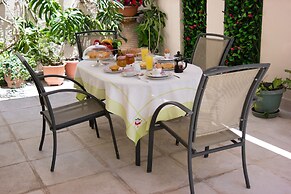 Alexandra Apartments