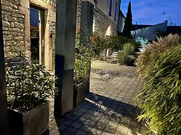 Appart Hotel Eugenie