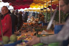 Appart Hotel Eugenie