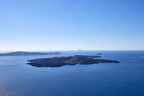 Gitsa Cliff Luxury Villa