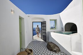 Gitsa Cliff Luxury Villa