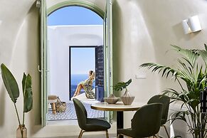 Gitsa Cliff Luxury Villa