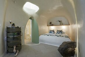 Gitsa Cliff Luxury Villa