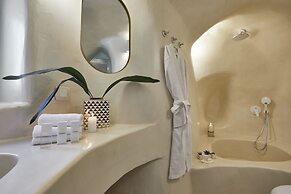 Gitsa Cliff Luxury Villa