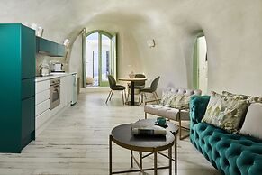 Gitsa Cliff Luxury Villa