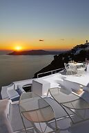 Gitsa Cliff Luxury Villa