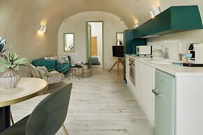 Gitsa Cliff Luxury Villa