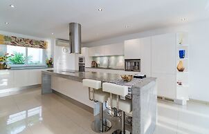 Stunning Luxury Golf and Pool Villas