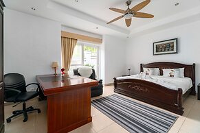 Stunning Luxury Golf and Pool Villas