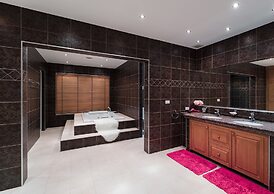 Stunning Luxury Golf and Pool Villas