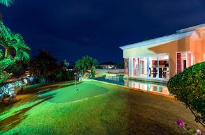 Stunning Luxury Golf and Pool Villas