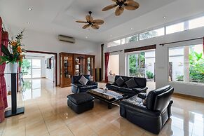 Stunning Luxury Golf and Pool Villas