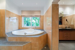 Stunning Luxury Golf and Pool Villas