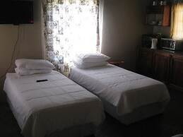 Noma Nini Lodge And Restaurant