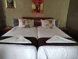 Noma Nini Lodge And Restaurant