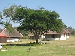 Noma Nini Lodge And Restaurant