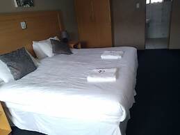 Noma Nini Lodge And Restaurant