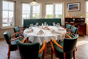 Sur la Mer - Pension & Restaurant