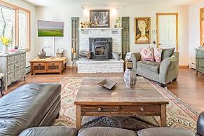 Moonshadow Bed and Breakfast