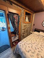 Sugarloaf Mountain Motel