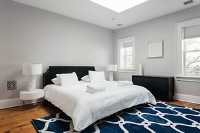 6 Bedroom Townhome Near NYC